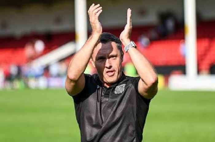 Analysing the formations used by Grimsby Town so far with Paul Hurst free to experiment