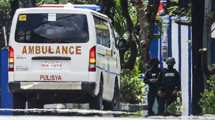 Philippine Ex-Senator Briefly Held Hostage In Jail Rampage