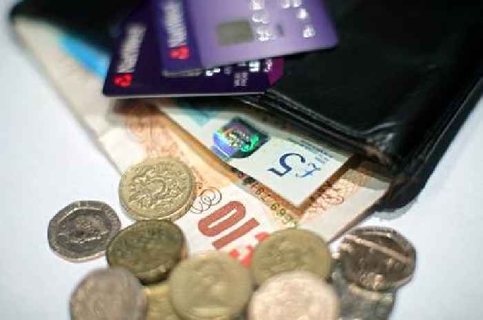 DWP clarifies who will get £10 Christmas Bonus
