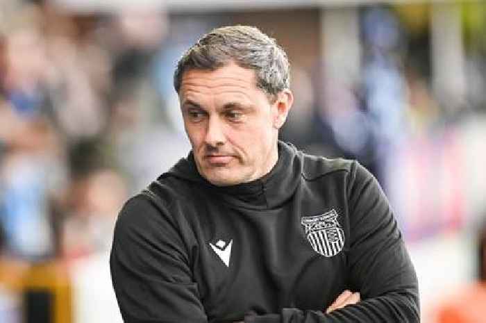 Paul Hurst delighted as pre-game warnings heeded by Grimsby Town to beat Stockport County