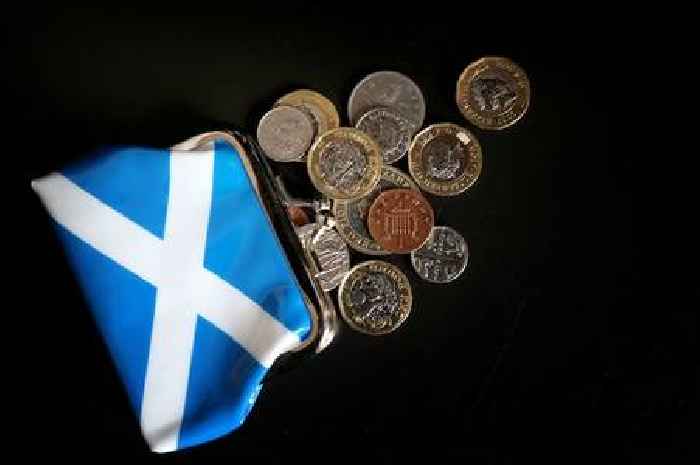 Nicola Sturgeon says independent Scotland would continue to use pound then create own currency