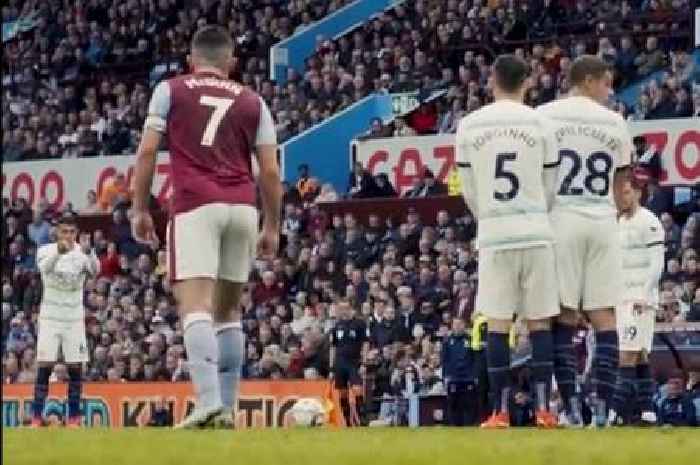 Thiago Silva spotted giving crucial instruction before Mason Mount netted free-kick