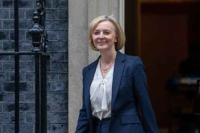 Senior Tory MP gives Liz Truss '12 hours' to save her job as government on the brink