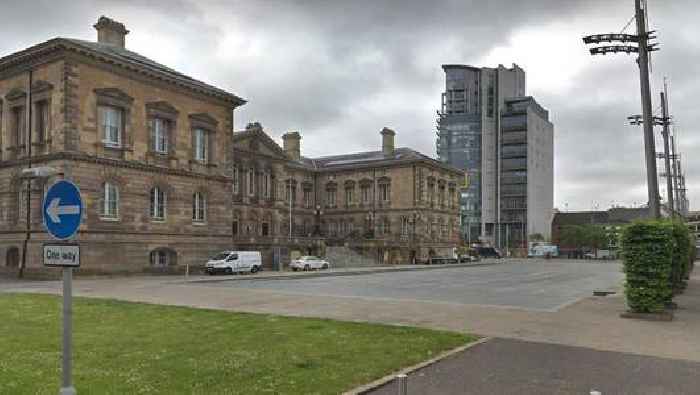 Man has ‘part of finger bitten off’ during altercation in Custom House Square