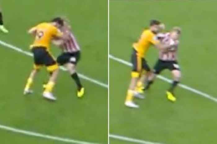 Diego Costa gets first-ever Premier League red card after headbutting opponent