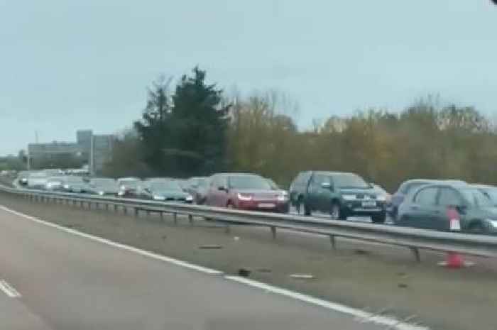 Scots motorists face ‘giant car park’ on M90 as traffic queues for 13 miles with 60 minute delays