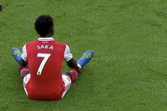 Arsenal star Bukayo Saka limps off leaving England fans fretting ahead of World Cup