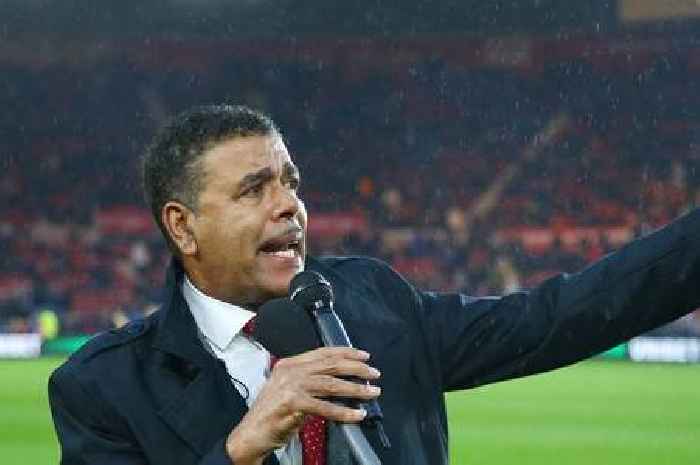 Chris Kamara close to tears as Middlesbrough welcome ex-star onto pitch