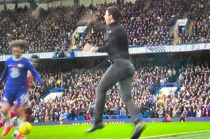 Fans think Mikel Arteta wanted to get Aubamayang sent off after going crazy at tackle