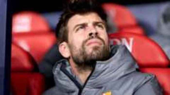 Pique and Lewandowski sent off in Barcelona victory