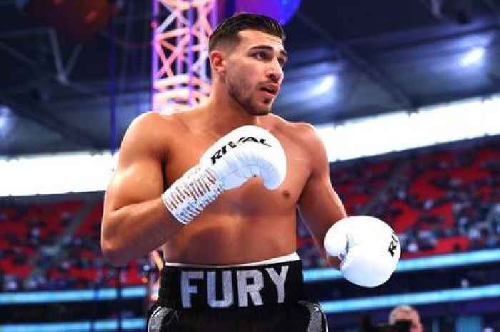 Tommy Fury sends 'close-up' promise to Jake Paul as he watches fight from ringside