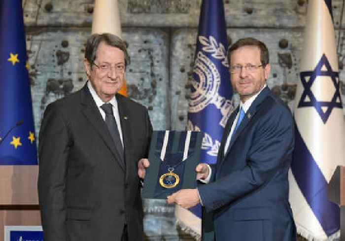 Israel's Isaac Herzog awards Medal of Honor to Cypriot counterpart