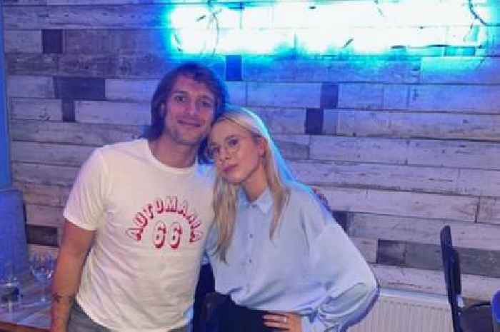 Paolo Nutini spotted in Glasgow restaurant as he poses with staff for snap