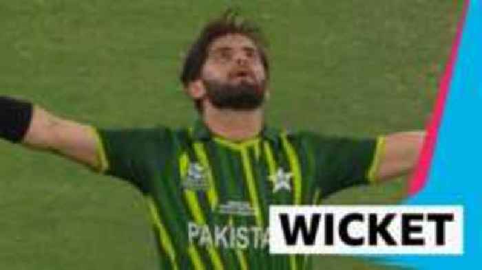 Afridi bowls Hales with brilliant yorker in first over