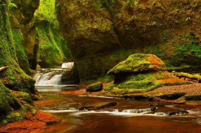 The story of creepy Devil's Pulpit rock and 'blood-red' river that featured in Outlander