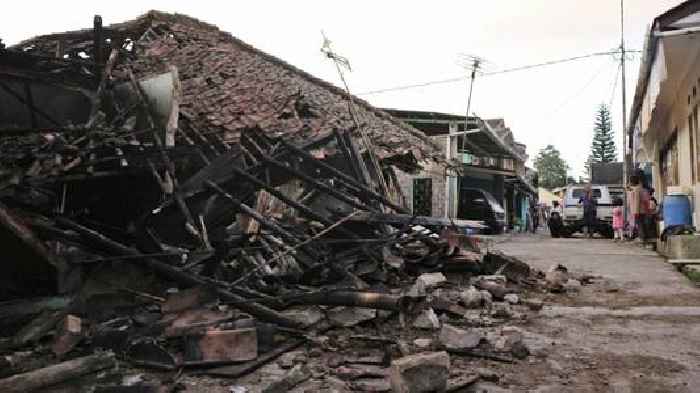 Powerful Earthquake Rocks Indonesia; At Least 62 Dead