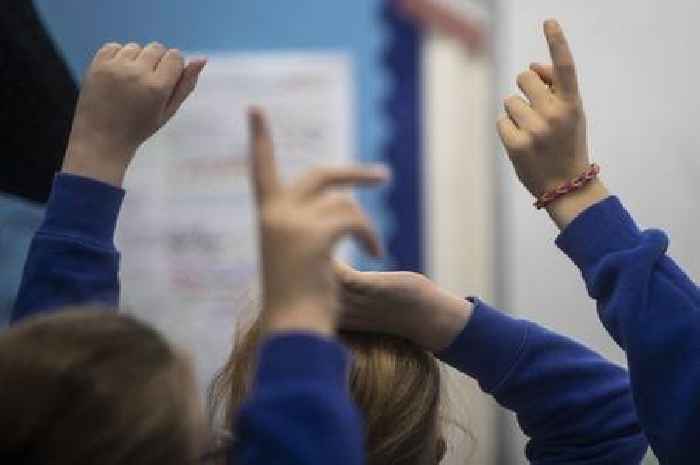 Teachers in Scotland offered new pay deal in bid to avoid strike and keep classrooms open