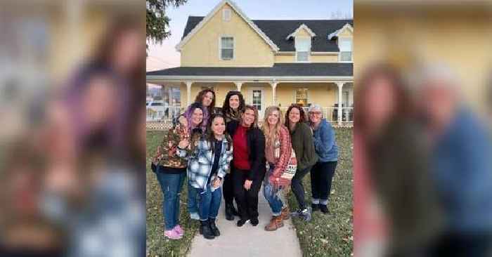 'Sister Wives' Star Meri Brown Rushed To Fill Pricey Bed & Breakfast Slots With Lularoe Friends After Guests Refused To Pay For $6K Retreat