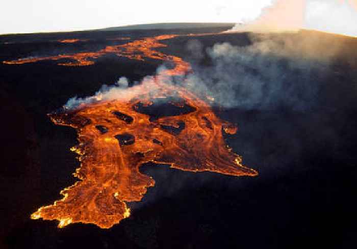 Alert level raised for Hawaii's Mauna Loa volcano after eruption