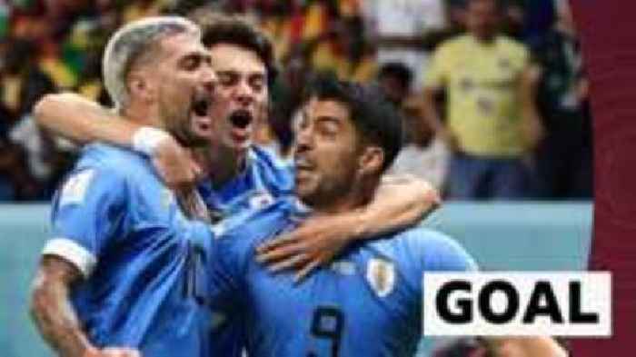 De Arrascaeta heads Uruguay in front off Suarez shot