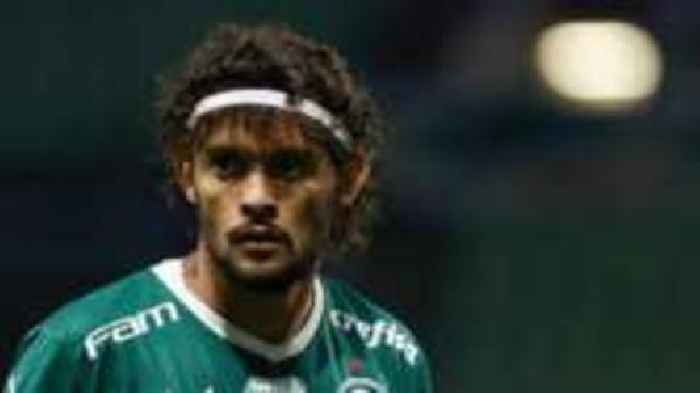 Forest sign Brazilian midfielder Scarpa