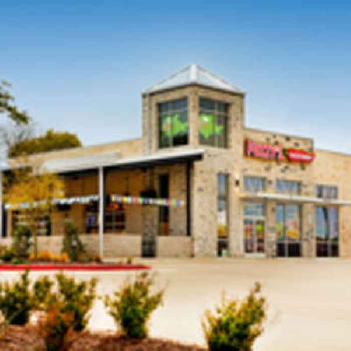 Dine Brands Agrees to Acquire Fuzzy’s Taco Shop