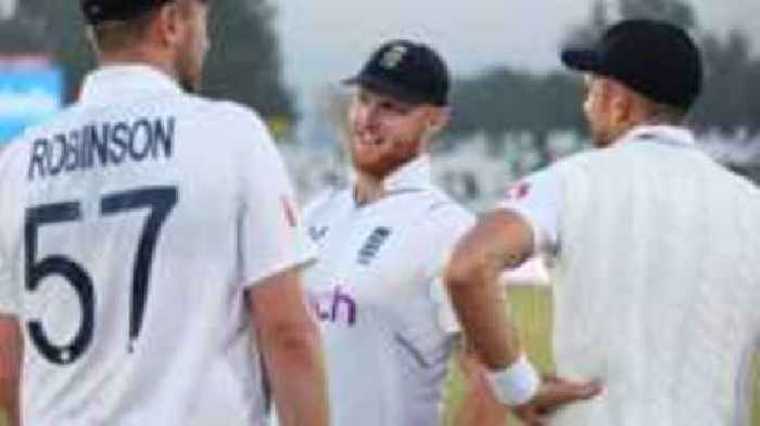 England bat first against Pakistan in second Test - radio & text