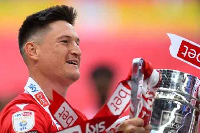 Joe Lolley lifts lid on Nottingham Forest exit as 'bitter' claim made
