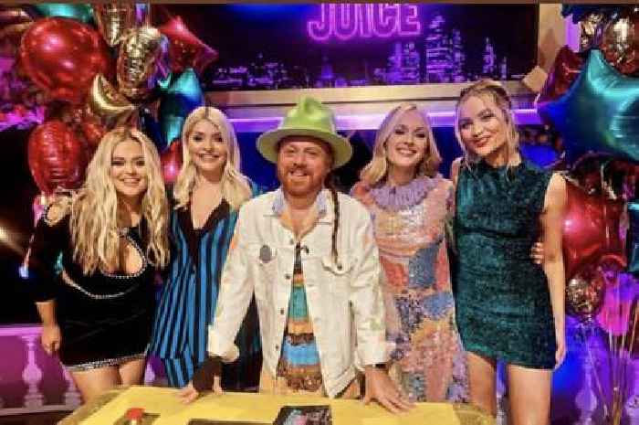 Holly Willoughby falls down stairs in final Celebrity Juice as panel watch on in horror