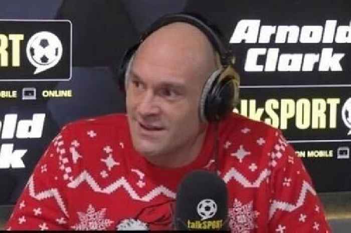 Tyson Fury wants to spar Wayne Rooney as he 'needs someone small to prepare for Usyk'