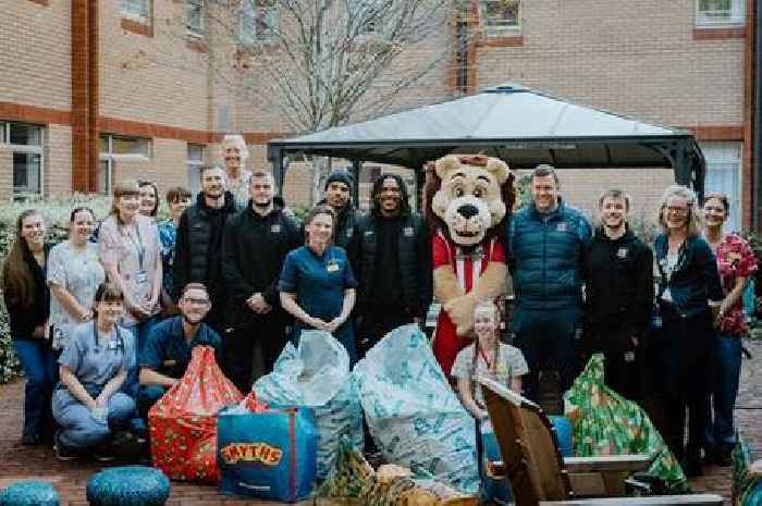 Exeter City spread Christmas cheer at hospital visit