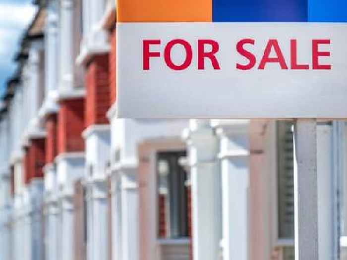  Crunch point for UK property market looms