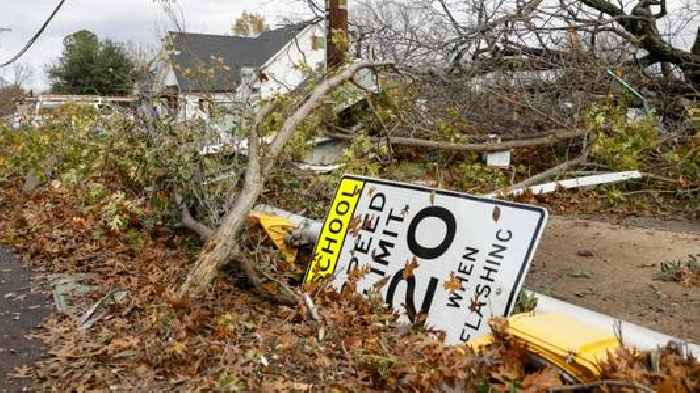 U.S. Storm Brings Tornadoes, Blizzard-Like Conditions; 2 Dead