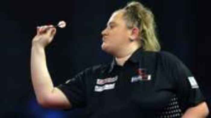 Teenager Greaves beaten by O'Connor on PDC debut
