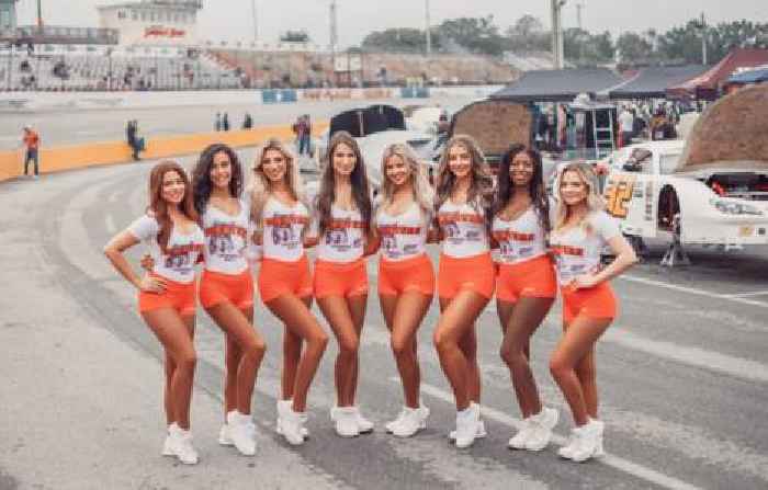 Bayou Fox Hooters Sponsors The 55th Annual Snowball Derby