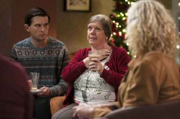 Two Doors Down fans get first look at Christmas special at teaser released