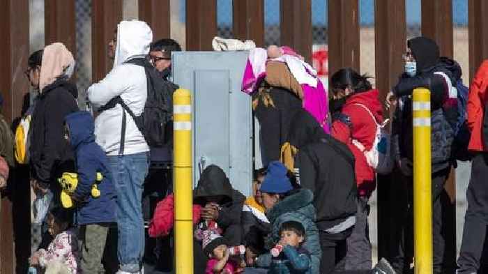 El Paso Officials Working To Provide Shelter To Migrants