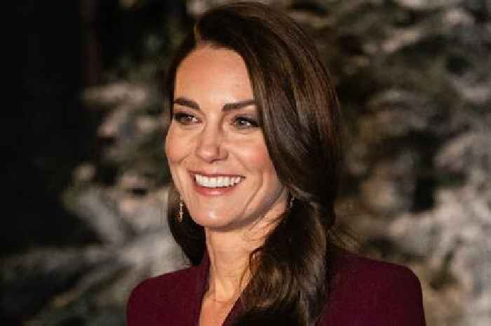 Kate pays touching tribute as Queen image illuminated on piano for Christmas carol service
