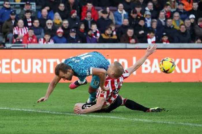 Ex-Premier League referee makes major claim on Tottenham Harry Kane penalty shout vs Brentford