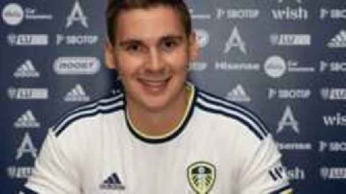 Leeds sign Red Bull Salzburg defender Wober