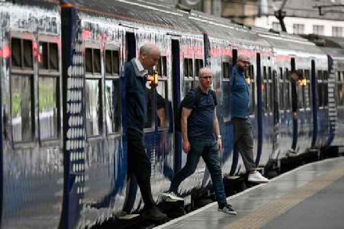 Rail strikes: Warning of disruption as passengers return to work after new year