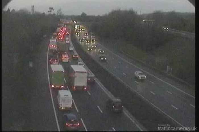 Live M25 traffic updates as lane closed after crash near Chevening