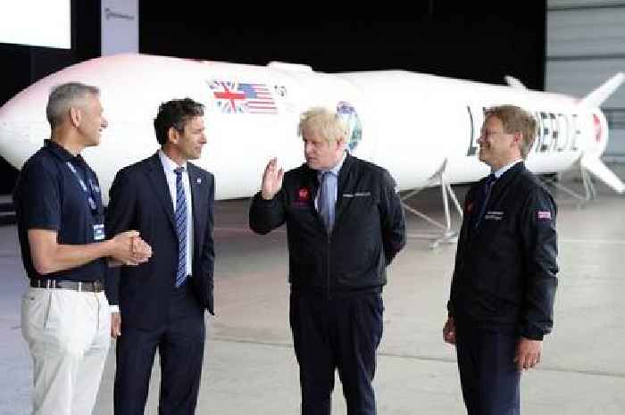 Boris Johnson 'edited out' of Cornwall Spaceport photo tweeted by Grant Shapps