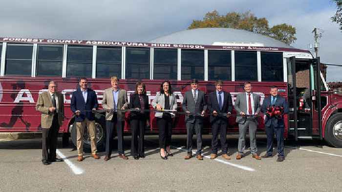 Mississippi Power, Forrest County Agricultural High School Celebrate State's First Electric School Bus in Operation