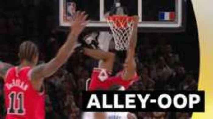 'Fantastic play!' Jones Jr scores alley-oop for Bulls