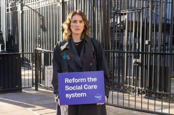Nottingham actress Vicky McClure hands dementia letter to Downing Street