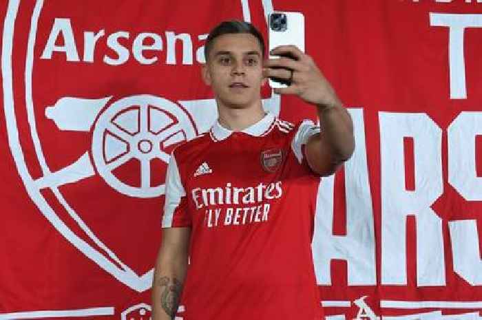 Chelsea star sends Leandro Trossard three-word message after completing Arsenal transfer