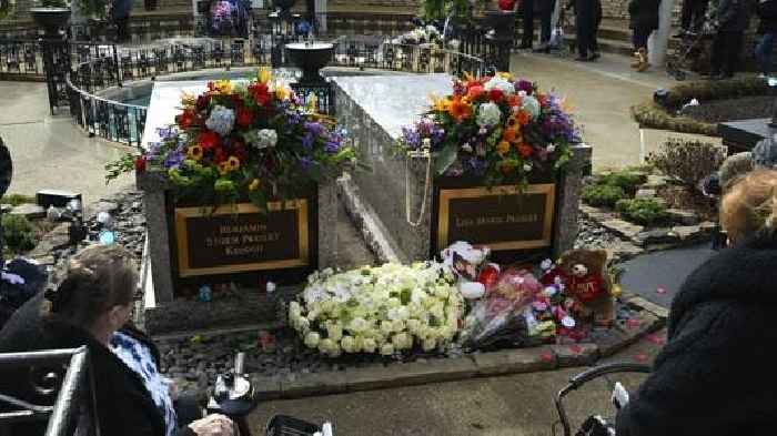 Public memorial held for Lisa Marie Presley at Graceland