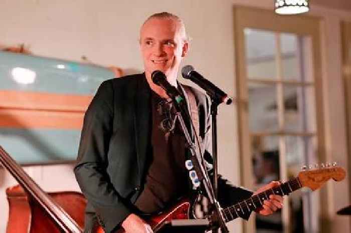 Travis singer Fran Healy rushed to hospital after slicing through hand