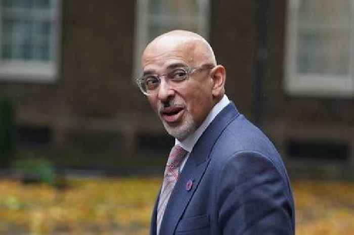 Cabinet heads to Chequers as minister says Nadhim Zahawi probe over in 10 days